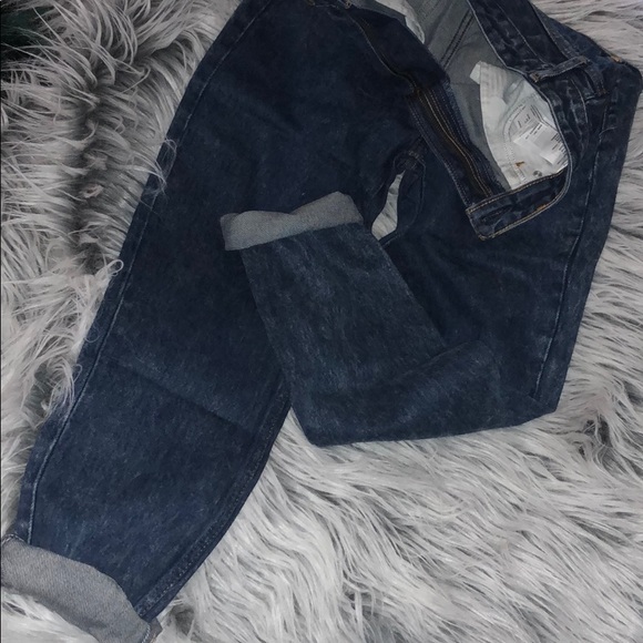 High Rise Mom Jeans. Excellent condition - Picture 2 of 6